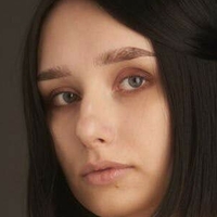 9ydra Meztelen