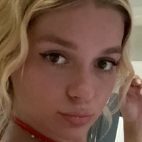 abigaillutz Meztelen