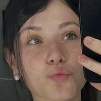 Abril Milagros Meztelen