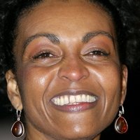 Adjoa Andoh Meztelen