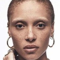 Adwoa Aboah Meztelen