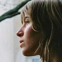 Agnes Verano Meztelen