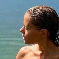 Aino Vierimaa Meztelen
