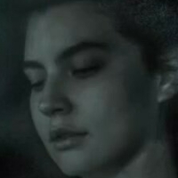 Alanis Guillen Meztelen