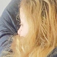 Alanis Iandra Meztelen