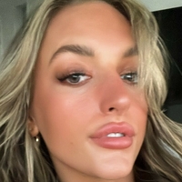 Alanna Meztelen