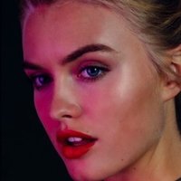 Alberte Valentine Meztelen