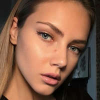 Alenka Aganova Meztelen
