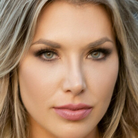 Alex Kay Meztelen