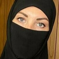 alexa_muslim Meztelen