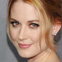 Alexandra Breckenridge Meztelen