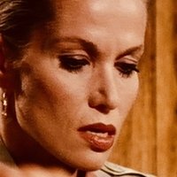 Alexandra Delli Colli Meztelen