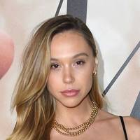 Alexis Ren Meztelen
