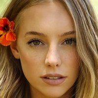 Ali Miller Meztelen