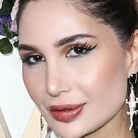 Alice Abdel Aziz Meztelen