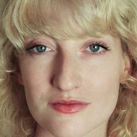 Alice Barnole Meztelen