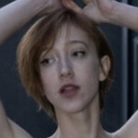 Alice White Meztelen