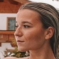 Alina Wachinger Meztelen