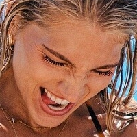 Alli Jo Meztelen