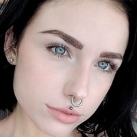Alora Li Meztelen