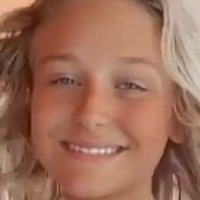 Alyvia Alyn Lind Meztelen