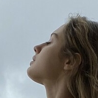 Amelie Lou Meztelen