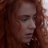 Amy Manson Meztelen