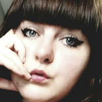 amylyy Meztelen