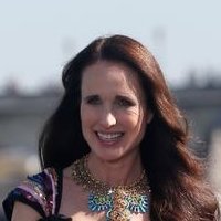 Andie MacDowell Meztelen