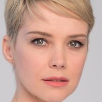 Andrea Osvárt Meztelen