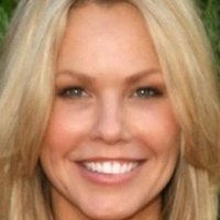 Andrea Roth Meztelen
