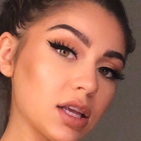 Andrea Russett Meztelen