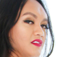 Andrea Zhay Meztelen