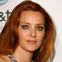 Angela Featherstone Meztelen