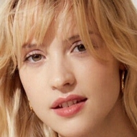 Angèle Meztelen