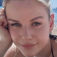 Angelina Mayer Meztelen