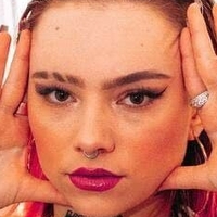 Angie Corine Meztelen