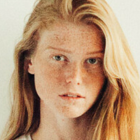 Anna Deniro Meztelen