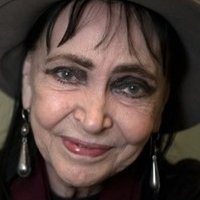 Anna Karina Meztelen
