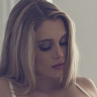 Anna Opsal Meztelen