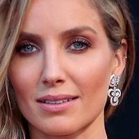 Annabelle Wallis Meztelen