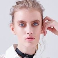 Anne Fontaine Meztelen