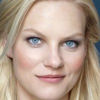 Anne Schramm Meztelen