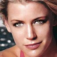 Anneliisa Tonisson Meztelen