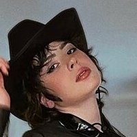 Annie Jay Meztelen