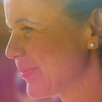 Antoinette Steen Meztelen