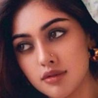 Anu Emmanuel Meztelen