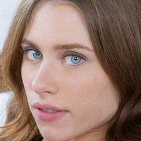 Anya Olsen Meztelen