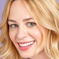April Gilbert Meztelen