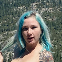 April Jayne Meztelen